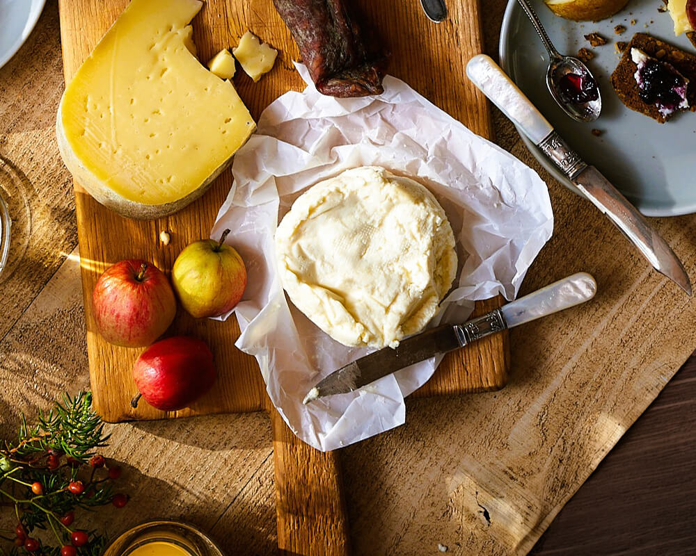 フェイスクリーム Sakamoto UpNorth Applewood Cold Smoked Ricotta - Crooked Face Creamery